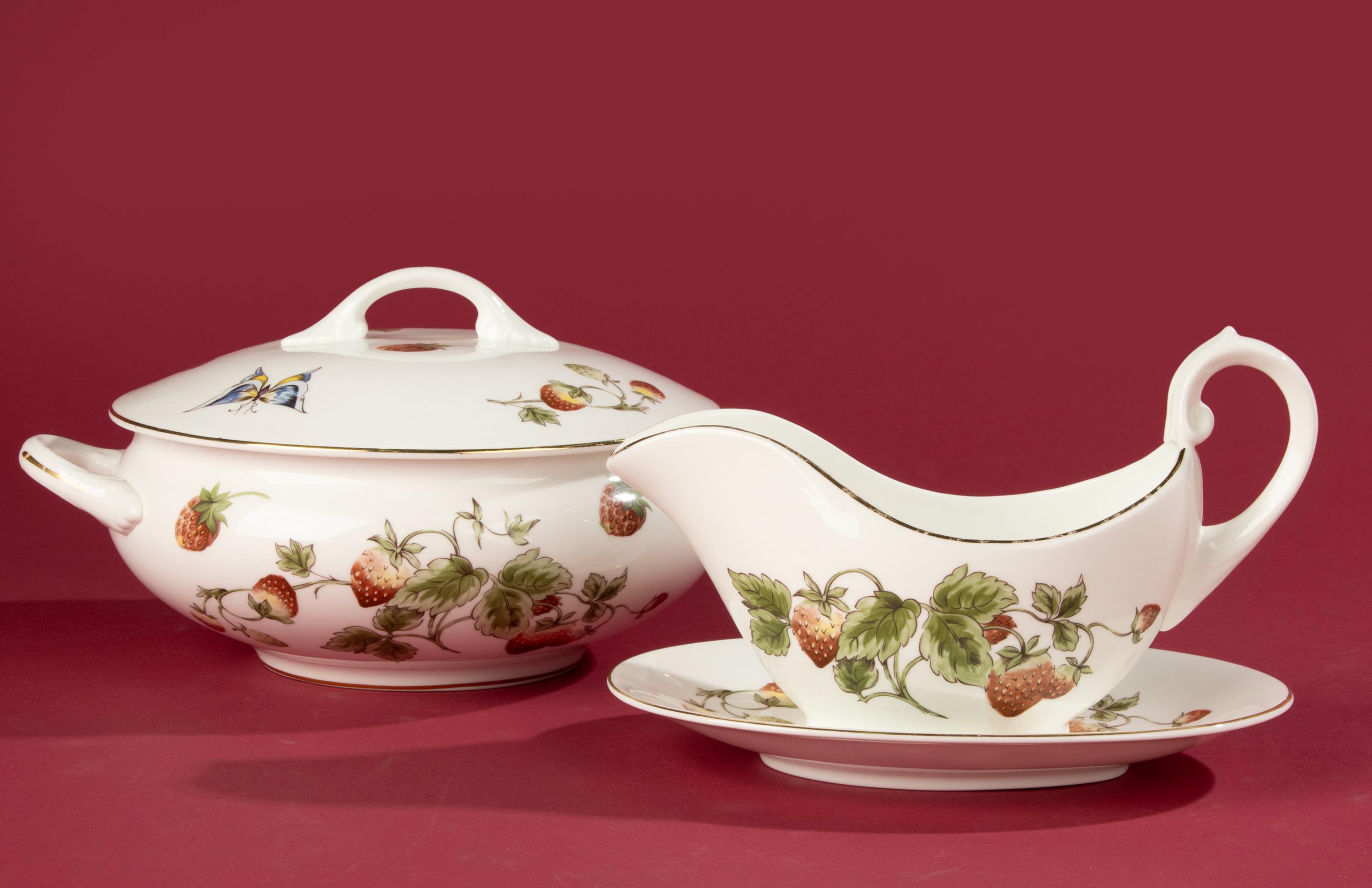 Coalport strawberry - Etsy 日本