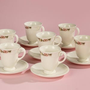 Set of 7 Coffee Cups - Wedgwood - Briar Rose