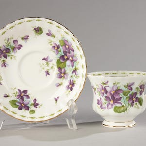 Teacup - Royal Albert - Flower of the Month - February
