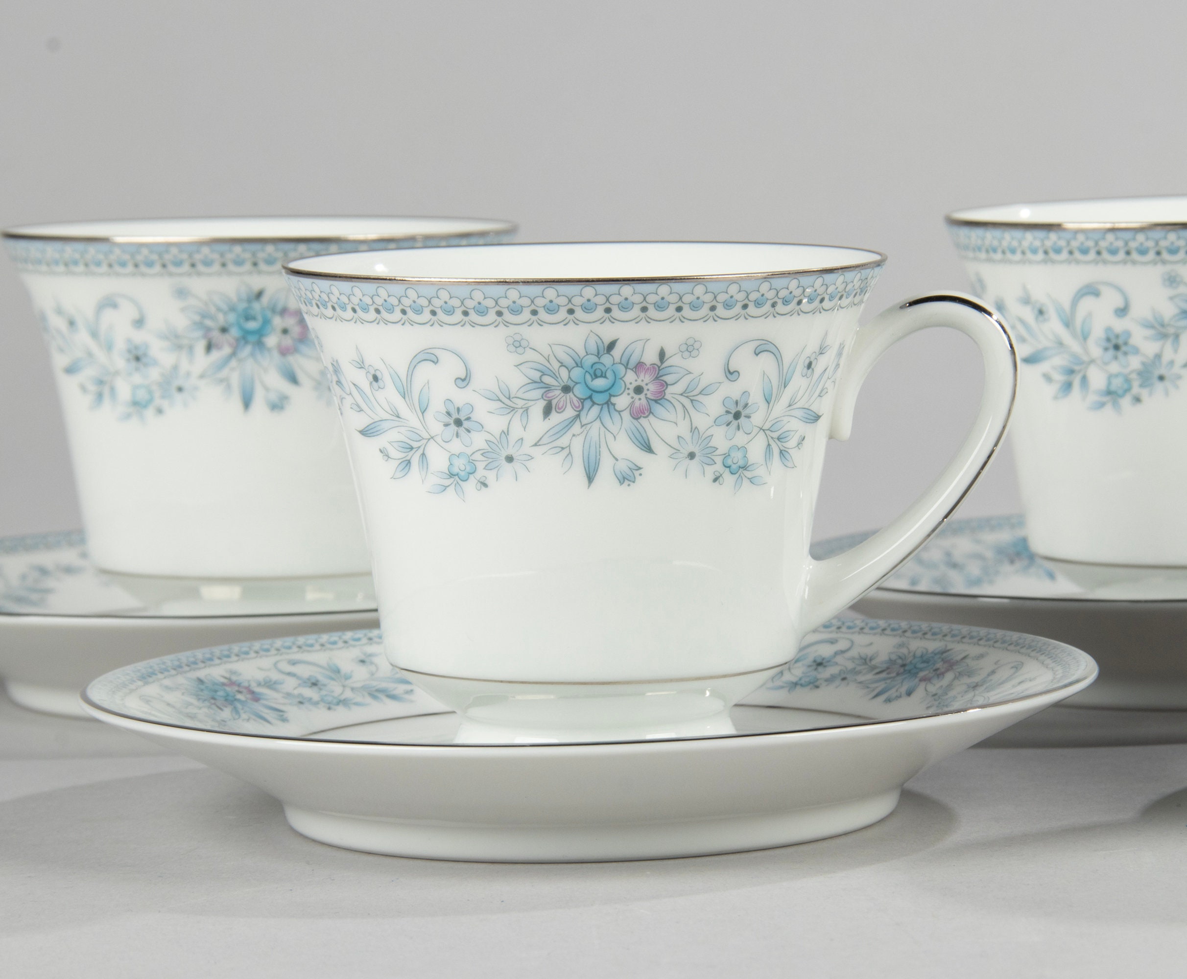 Set of 5 Tea Cups and Saucers - Noritake Blue Hill - Etsy