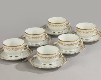 Set mit 6 antiken Frühstückstassen und Untertassen – Defuisseaux Porcelaine de Baudour