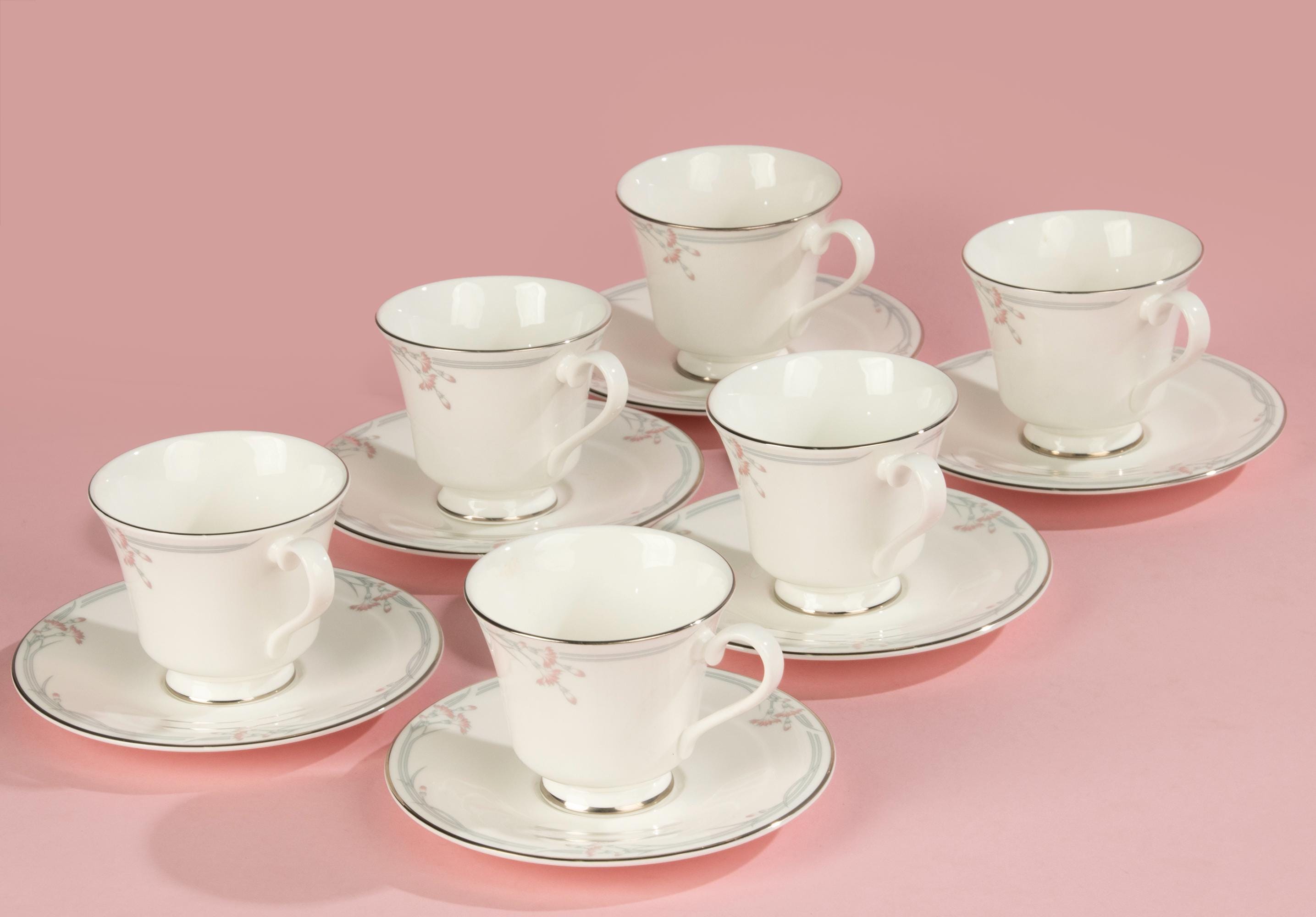   CARNATION ロイヤルドルトン 茶器セット ティーカップ6客セット - ロイヤルドルトン - カーネーション - Etsy 日本