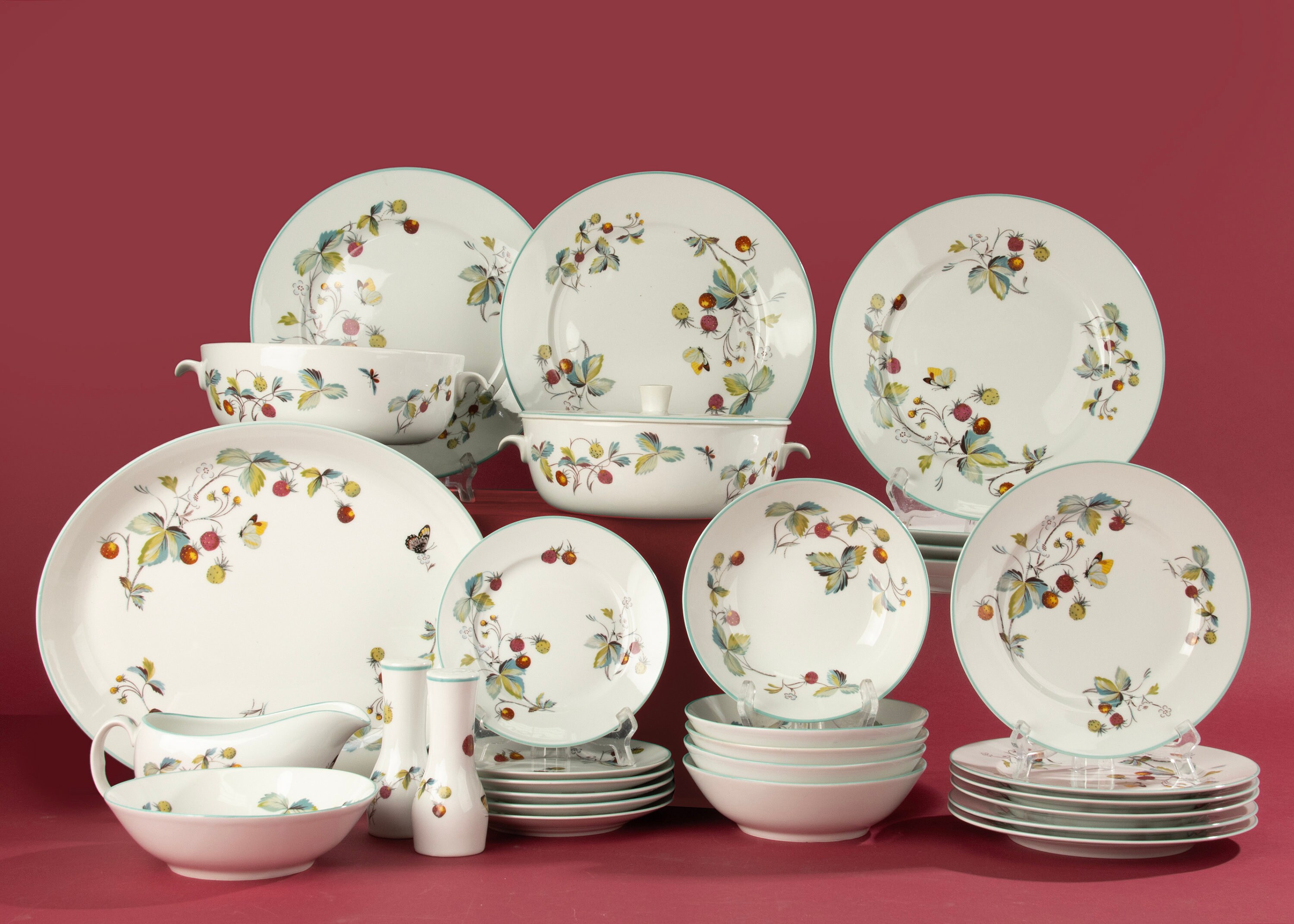 30-Piece Set Dinnerware - Royal Worcester - Strawberry Fair - Etsy 30-Piece Set Dinnerware - Royal Worcester - Strawberry Fair - Etsy
