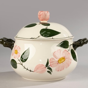Covered bowl - Villeroy & Boch - Wild Rose