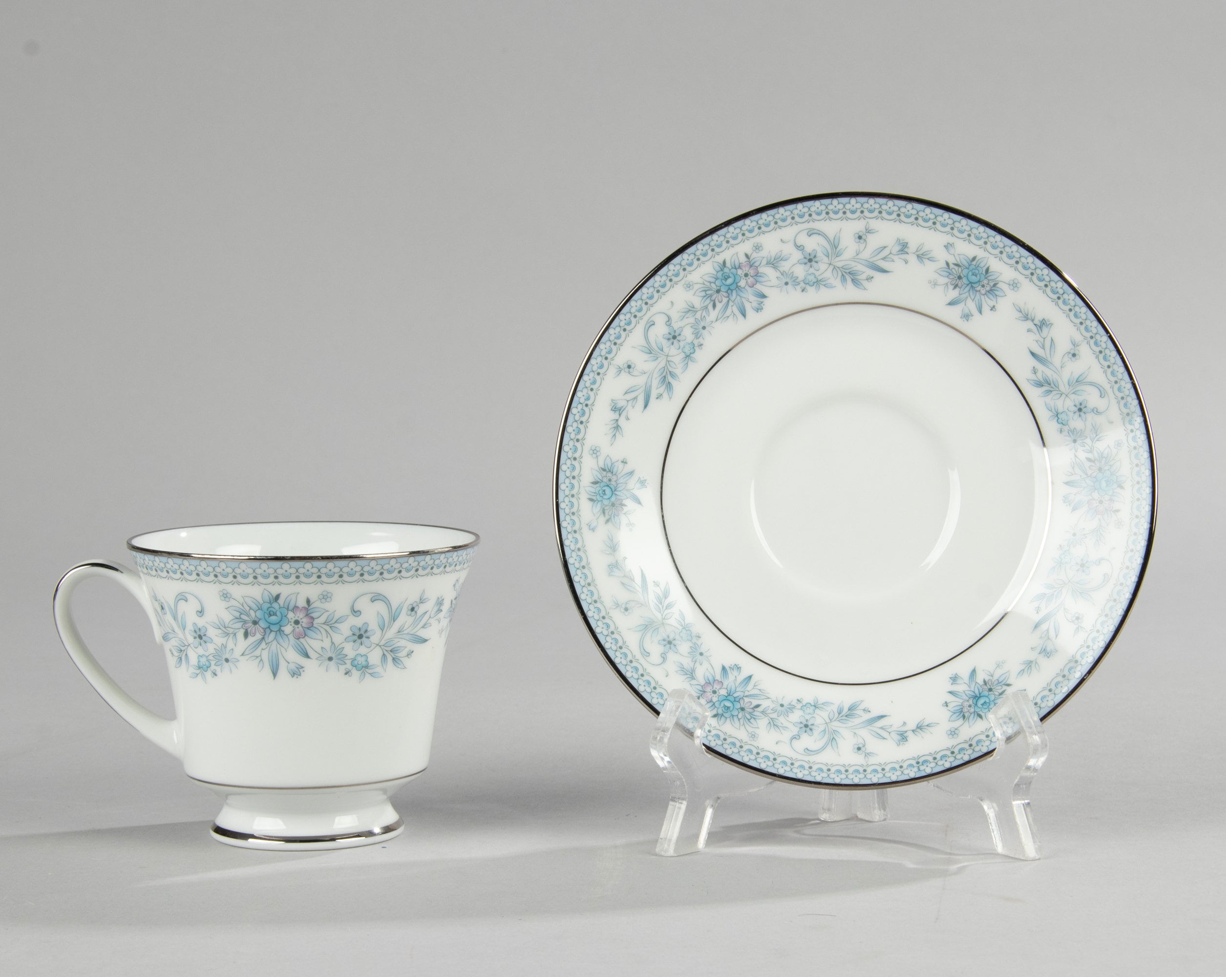 ノリタケ ブルーヒル ティーカップ＆ソーサー 5客セット - Etsy 日本