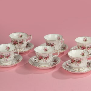 Set of 6 Cups and Saucers - Royal Albert - Lavender Rose