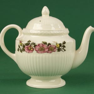 Teapot - Wedgwood - Briar Rose