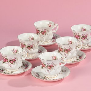 Set of 6 Cups and Saucers - Royal Albert - Lavender Rose