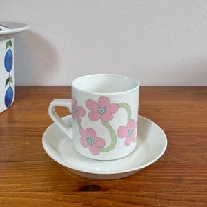 Arabia Finland. Arabia Villiruusu Wild Rose vintage coffee cup, teacup and saucer in excellent condition Rare cup