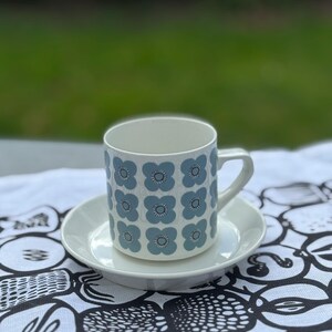 Arabia Finland Veera coffee cup tea cup very rare by Esteri Tomula in excellent condition Finland MCM porcelain
