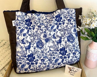 Handgemachte Tote/Shopper aus Wildlederimitat in Braun und Country Wild Print