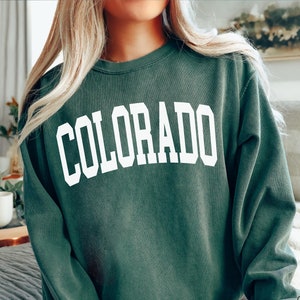 Comfort Colors® Colorado Sweatshirt, Boho, Colorado Crewneck, Colorado Women&#39;s Sweatshirt, Colorado Vintage Sweatshirt, Vintage Crewneck