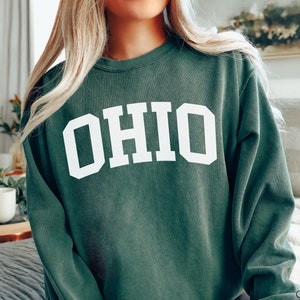 Comfort Colors® OHIO Sweatshirt, Ohio Sweatshirt, Ohio State University Sweatshirt, Ohio Shirt, Fleece Sweatshirt boho classy