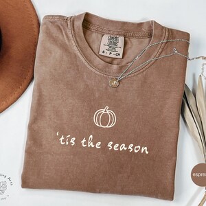 Pumpkin Outline Shirt, Pumpkin Comfort Colors® Tee, Simple Fall Pumpkin T-Shirt, Minimalist Fall Tee, Vintage Shirt, Garment-Dyed T-shirt