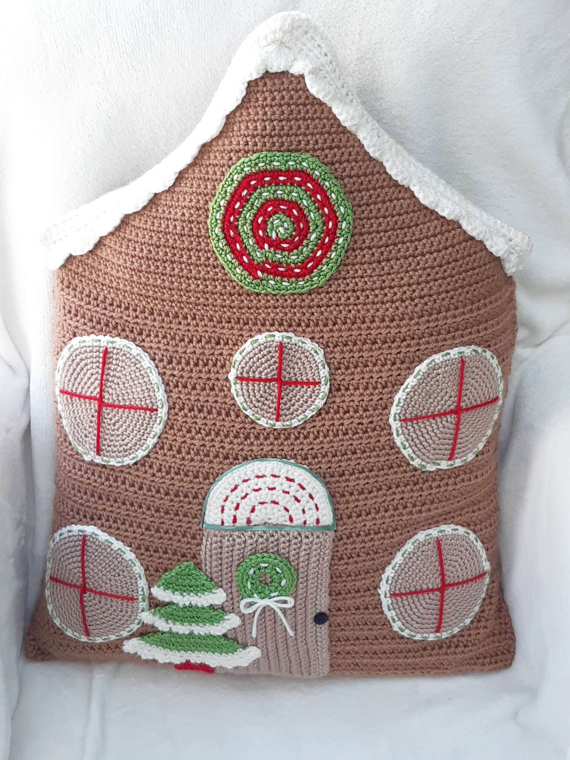 Interactive Gingerbread House Pillow - Sew What, Alicia?