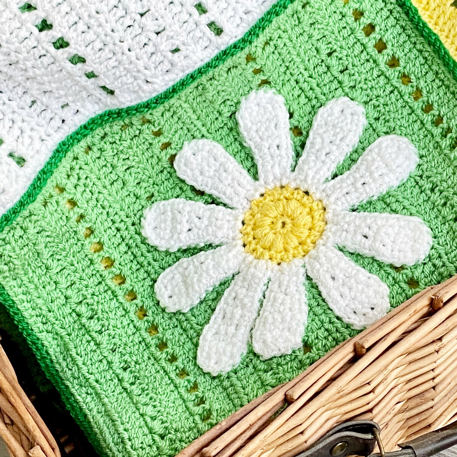 Daisy Meadow Blanket, Crochet Pattern, Summer Blanket, Garden Blanket
