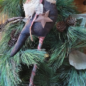 New Primitive Farmhouse Merry Christmas Santa Crow Poke cinnamon grunged