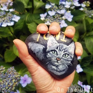 Custom Pet Portrait Rock – Hand-Painted Stone Memorial for Dog or Cat – Personalized Pet Loss Gift / Best gift / Pet Birthday gift
