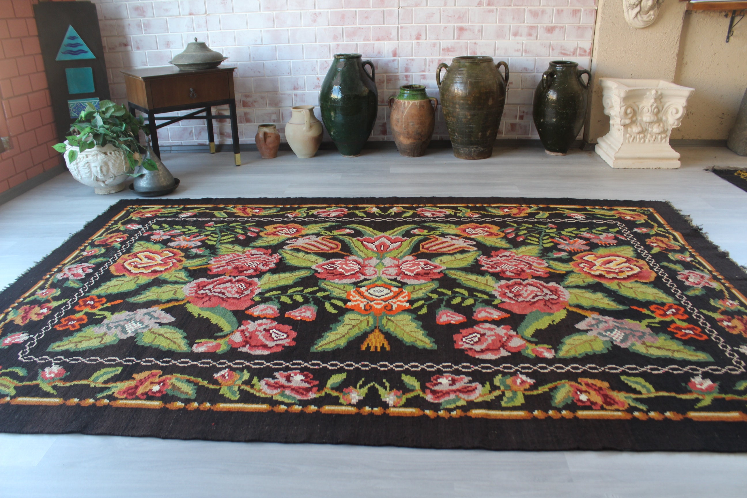 5'8x 8'9 Ft Vintage Turkish Kilim, Floral , Tribal, Ethnic 5'8x 8'9 Ft Vintage Turkish Kilim, Floral , Tribal, Ethnic