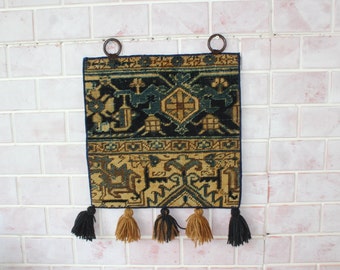 Vintage Wall Rug, 18x21  Vintage  Tapestry , Ethnic Wall Hanging, Bohemian Wall Accessory / WH-250