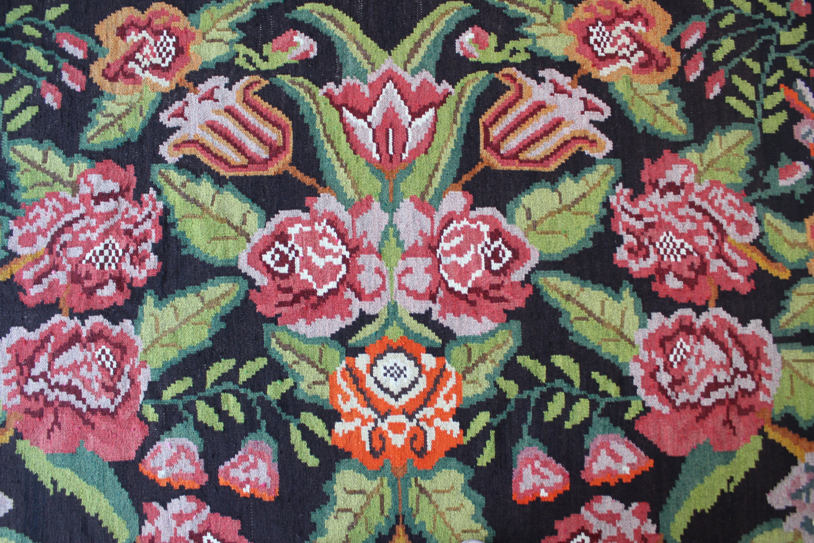 5'8x 8'9 Ft Vintage Turkish Kilim, Floral , Tribal, Ethnic 5'8x 8'9 Ft Vintage Turkish Kilim, Floral , Tribal, Ethnic