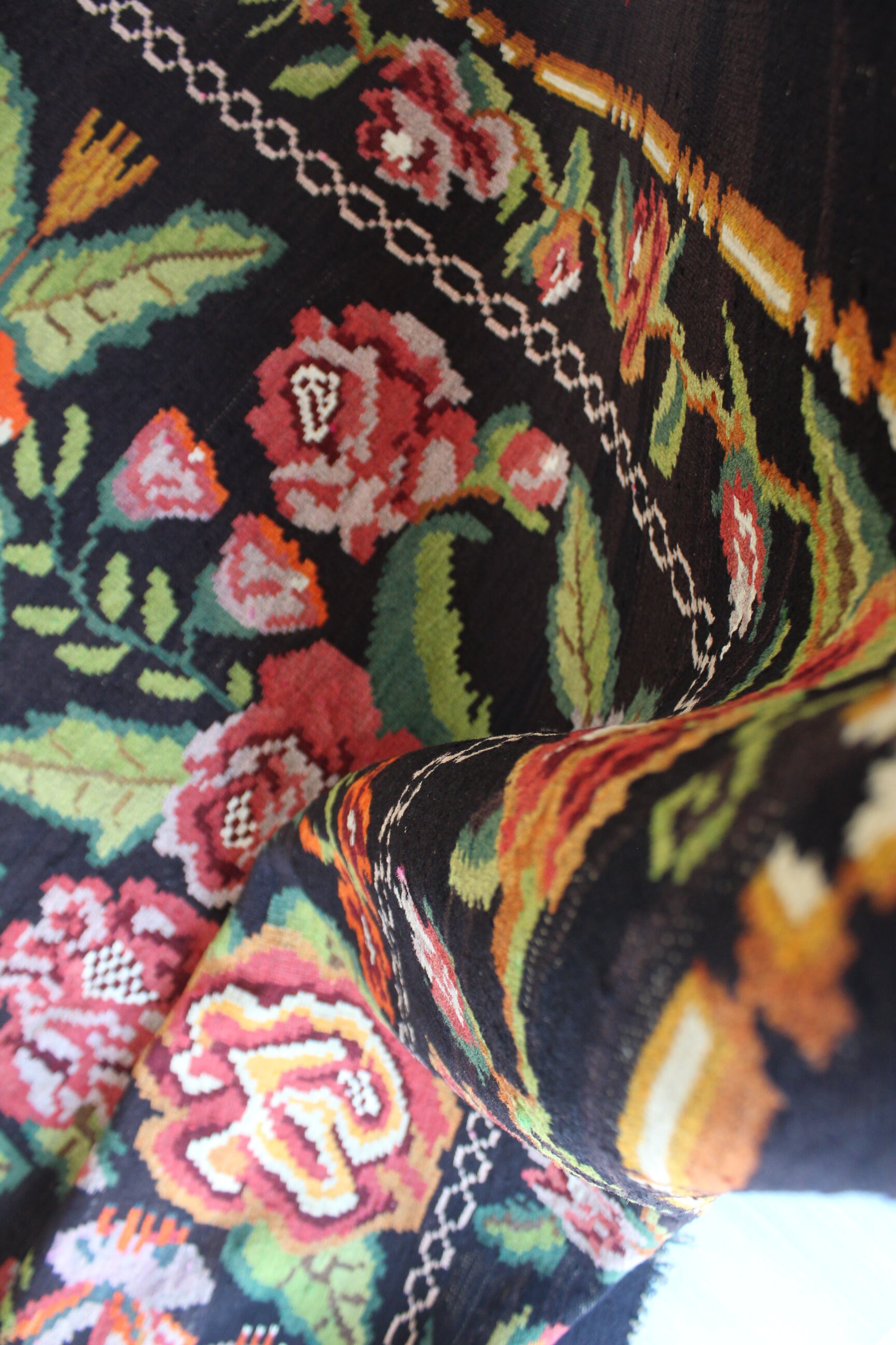 5'8x 8'9 Ft Vintage Turkish Kilim, Floral , Tribal, Ethnic 5'8x 8'9 Ft Vintage Turkish Kilim, Floral , Tribal, Ethnic
