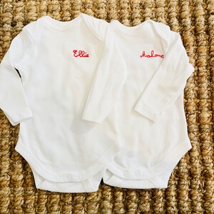 Hand-embroidered bow bonnet with first name for baby girl, matching mittens image 8