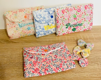 Pochette range barrettes en tissu Liberty personnalisable avec le prénom et barrettes assorties