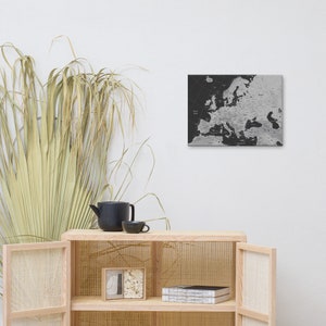 Medium Gray Tones Canvas Europe Carte | 24 » x 18 » | Impression cartographiques Europe moderne | Carte de Travel Push Pin