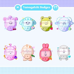 Op de afbeelding: Een verzameling van acht Tamagotchi-badges, elk met een ander dierontwerp. De badges zijn in verschillende pastelkleuren, waarbij elk ontwerp een klein scherm bevat met een karakter. De tekst "Tamagotchi Badges" staat bovenaan.
