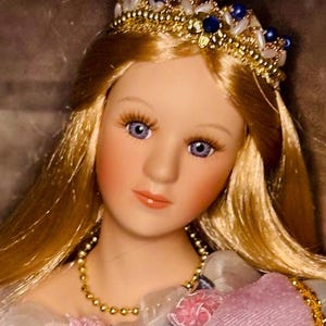 Haunted Doll Chloe | Crystal & Chakra Healer Spirit | Powerful Light Worker | Spiritual Awakening | Raise Your Vibration | Love and Light