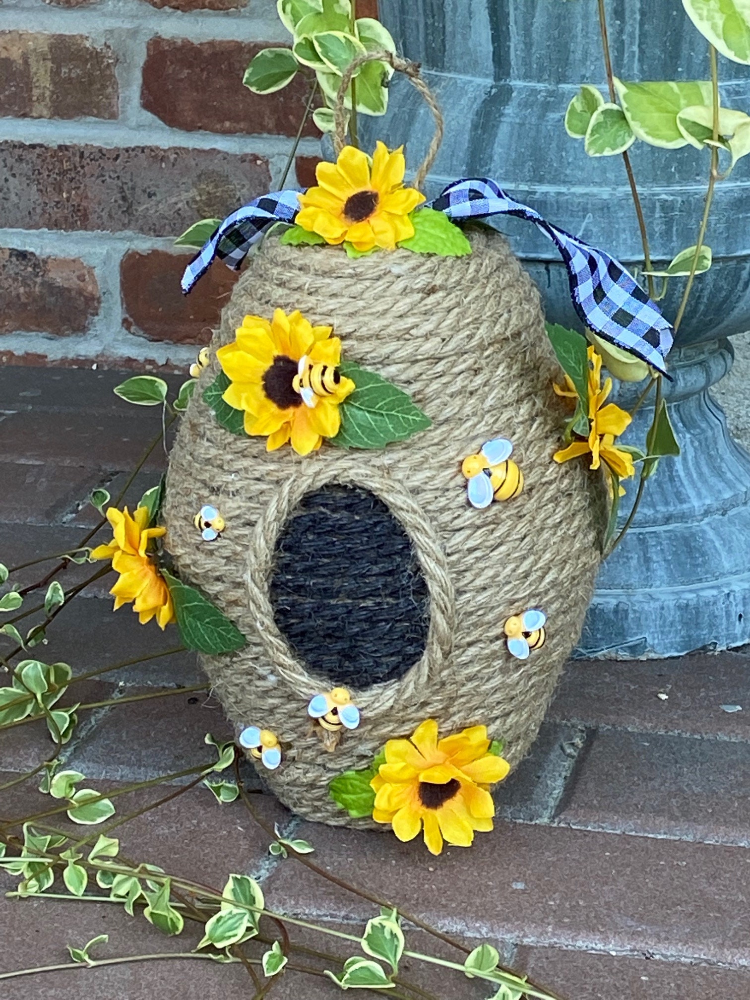 Travelwnat Jute Bee Hive Decor Bee Tiered Tray Decorations Decorative Honey Bee Skeps Spring Farmhouse Coffee Table Decor Country Kitchen Decor