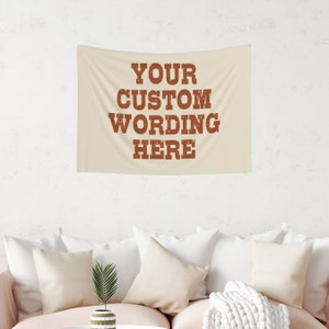 Tapiz de pared personalizado occidental, decoración estética occidental, decoración de dormitorio, decoración de vaquera bohemia, decoración de dormitorio, tapiz de vaquera, grifo con bandera de Howdy