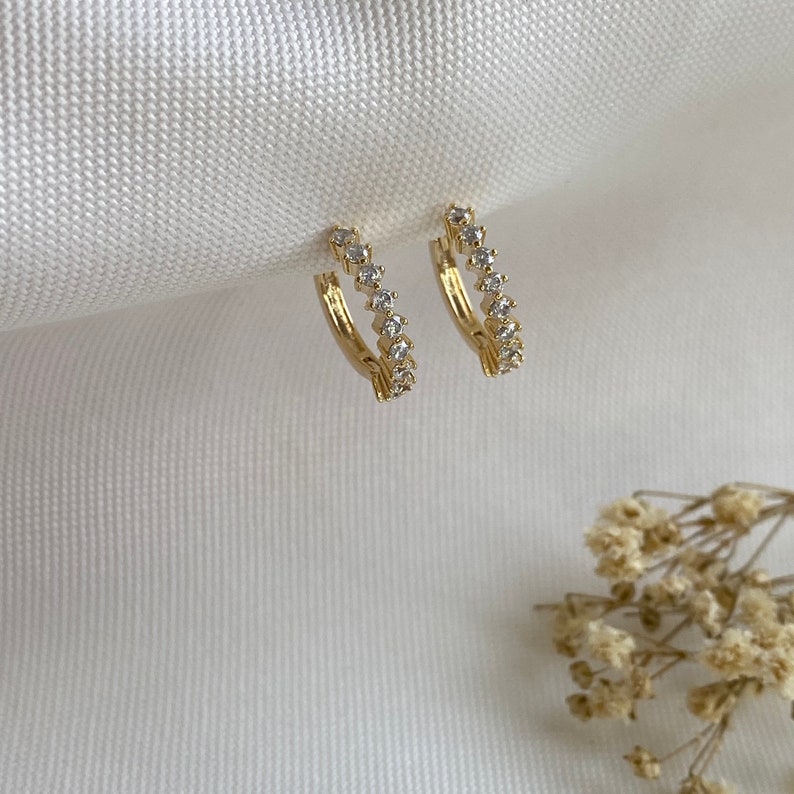 Earrings with cubic zirconia stones