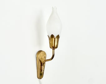 Rare Fog and Morup ”Tulip” brass sconce / wall light. Danish 50s 60s. Scandinavian mid century modern design.