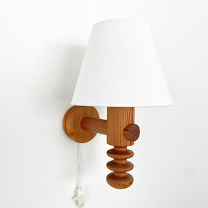 Vintage Wandlampe in Kiefernholz von Uno & Östen Kristiansson für Luxus Mid-Century Modern Leuchten