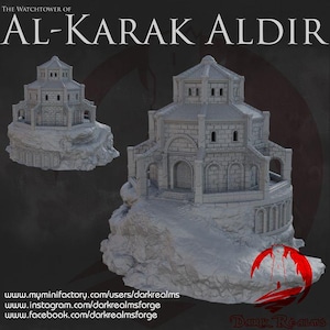 Może przedstawiać: Trójwymiarowy model drukowany z kamiennej wieży strażniczej, zwanej "Al-Karak Aldir", na skalnym podłożu. Wieża ma okrągły kształt z kopulastym dachem i wieloma oknami. Model jest pomalowany na jasnoszary kolor.
