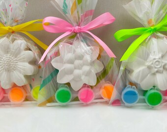 Flower party bags, party favours, party bag fillers, paint your own flower, fun party activities, flower power party kits,