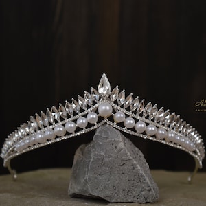 Wedding Tiara Crystals Silver Crown Bride Bridal Accessories Head Hair Rhinestone Diamond Pearl Diadem