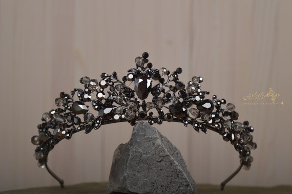 BLACK and Silver Crystal Rhinestone Metal Queen Crown Tiara Hair Accessory Amazon.com: Salliy Black Crown Rhinestone Tiara and Crowns  main image 2