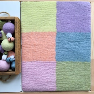 1 Felted Pastel Colour Sorting Imagination Mat (Photography Props Not Included) / Color Sorting Playscape