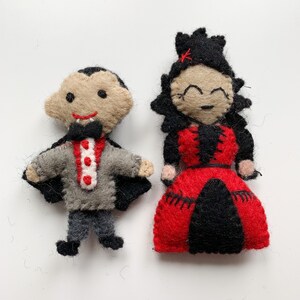 Filz Dracula Friends 2er Bündel | Dracula, Vampir, Gruseliges Dekor, Halloween Dekor, Goth Dekor