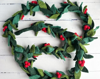 Mistletoe & Holly Felt Garland  - 6ft  Mantle Decor, Christmas Garland, Christmas Decor, Holly, Mistletoe, Holiday Garland, Holiday Decor