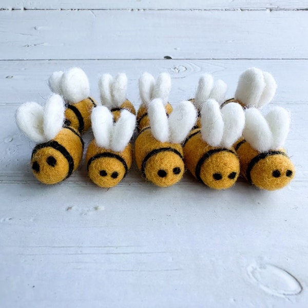 10 Felt Bees - 3cm | Bee Decor, Sensory Play, Sensory Kits, Bee Crafts, Honey Bee, Bumble Bee, Honey, Flisat, Flisat Table, Bees, Bee Day
