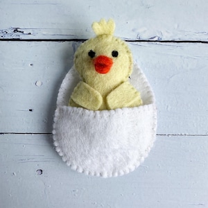 One Felt Chick Peek-A-Boo Pal | Easter Basket, Felt Basket, Kids Easter Gifts, Sensory Play, Flisat Table, Easter Toys, Easter Gifts
