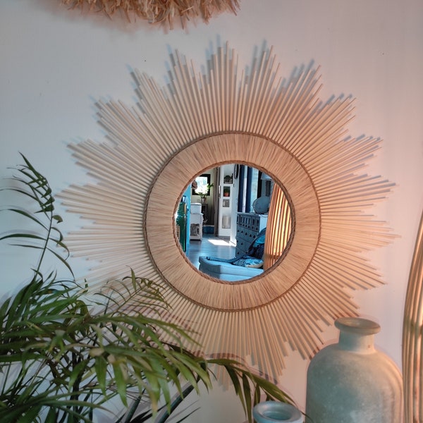 Miroir rond en bois naturel raphia et cordes pour un intérieur tendance chic et bohème