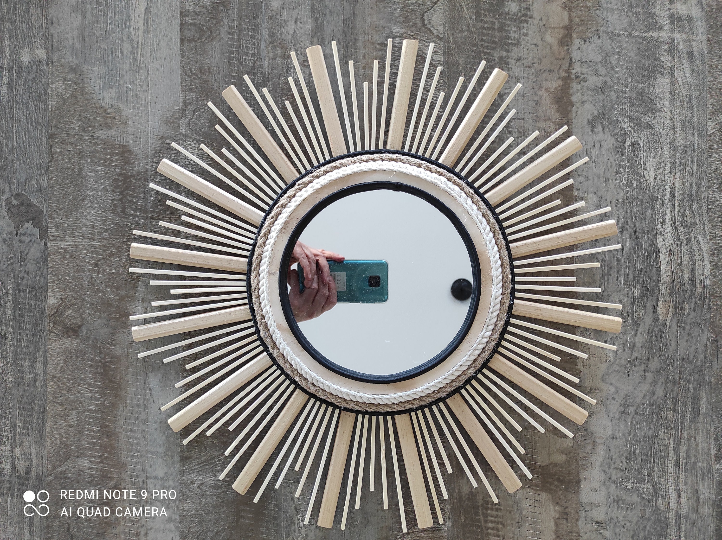 Miroir Rond en Bois Naturel, Délicat et Précieux, Création Unique Originale Faite Mains Association 