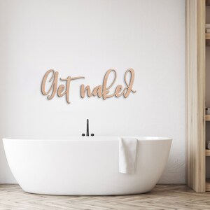 Arte de pared con la frase "Desnúdate", palabras de madera con la frase "Desnúdate", letrero de madera con la frase "Desnúdate", letrero para el baño con la frase "Desnúdate", letreros para el baño