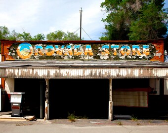 Tienda abandonada en el desierto en Orovada, Oregón.