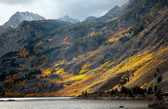 Fall colors at Lake Sabrina in the Sierras.